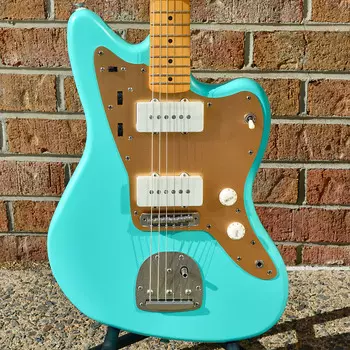 Fender 40th Anniversary Jazzmaster, Vintage Edition, кленовый гриф, золотая анодированная накладка, Satin Sea Foam Green 40th Anniversary Jazzmaster?, Vintage Edition, Maple Fingerbo...