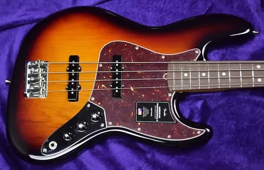 Fender AM Pro II Jazz (4), 3-цветная расцветка Sunburst/палисандр. *Заводской косметический недостаток = Сэкономьте $! American Professional 2 Jazz (4-String)