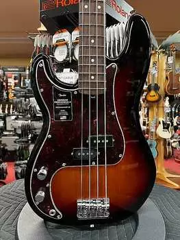 Fender American Professional II Precision Bass, левая рука, накладка на гриф из палисандра, 3 цвета Sunburst American Professional II Precision Bass Left-Hand, Rosewood Fingerboard, 3-Color Sunburst