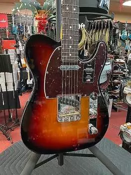 Fender American Professional II Telecaster - 3 цвета Sunburst с палисандровой накладкой American Professional II Telecaster - 3-color Sunburst with Rosewood Fingerboard
