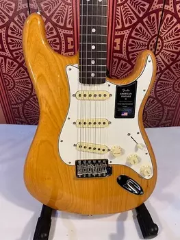 Fender American Vintage II 1973 Stratocaster 2022 - Aged Natural American Vintage ll 1973 Stratocaster