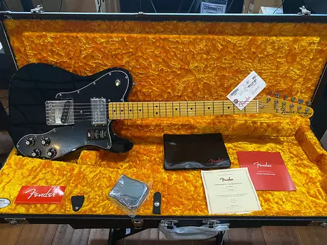 Fender American Vintage II '77 Telecaster Custom LTD Belly Cut Black #VS220405 7 фунтов, 10 унций American Vintage II '77 Telecaster Custom with Maple Fretboard