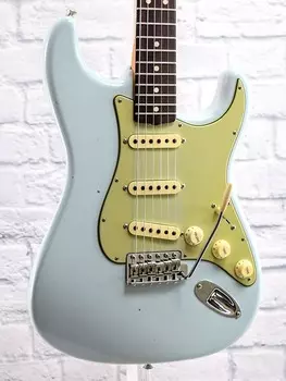 Fender Custom Shop 1963 Journeyman Stratocaster Relic — Super Faded Aged Sonic Blue