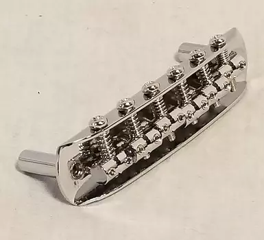 Fender Fender Mustang Полностью регулируемый гитарный бридж (Япония), хром 0081239049