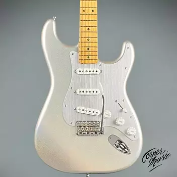 Fender H.E.R. Stratocaster 2022 Chrome Glow