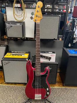 Fender Nate Mendel Artist Series Signature Precision Bass Candy Apple Red **В НАЛИЧИИ**