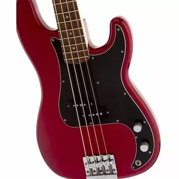 Fender Nate Mendel P Bass - Candy Apple Red с палисандровой накладкой Nate Mendel P Bass - w/ Rosewood Fingerboard