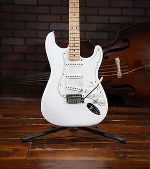 Fender Player Stratocaster Белый