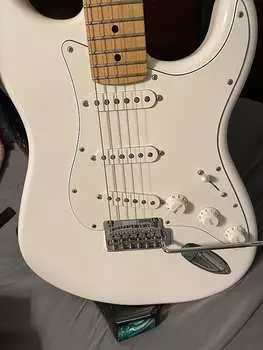 Fender Stratocaster Полярный белый