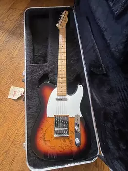 Fender Telecaster - Подписано Grouplove 2015-2017 - Sunburst