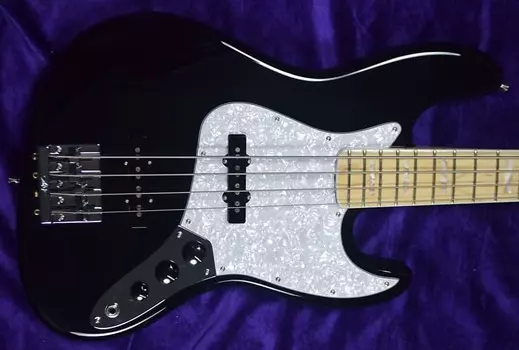 Fender USA Geddy Lee Jazz, черный глянец с кленовым покрытием
