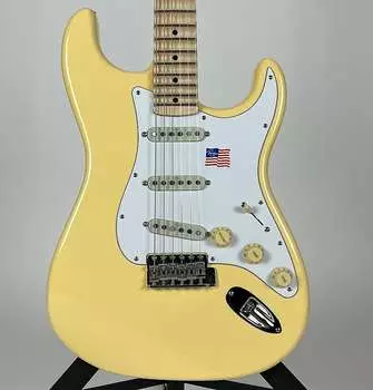 Fender Yngwie Malmsteen Artist Series Signature Stratocaster Vintage White Yngwie Malmsteen Artist Series Signature Stratocaster with Maple Fretboard