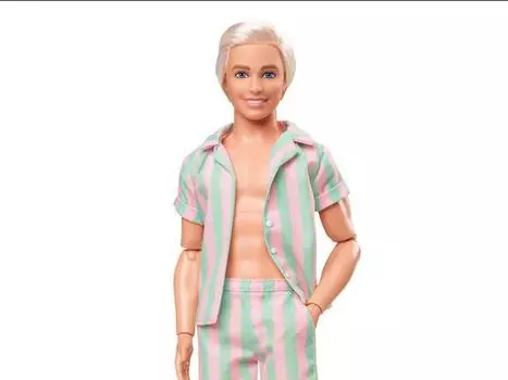 Фигурка Barbie: The Movie Ken Doll (Pastel Striped Beach Outfit) Mattel