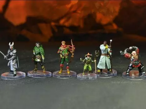 Фигурка Dungeons & Dragons Icons of the Realms: Dragonlance Warrior Starter Pack Set Wizkids