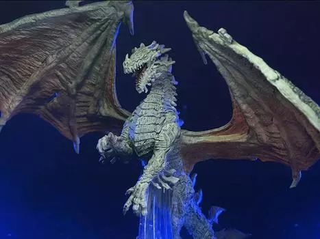 Фигурка Dungeons & Dragons Icons of the Realms Adult Lunar Dragon Premium Painted Figure Wizkids