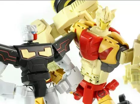 Фигурка Reformatted R-45 Mnemo & Motif Two-Pack Mastermind Creations