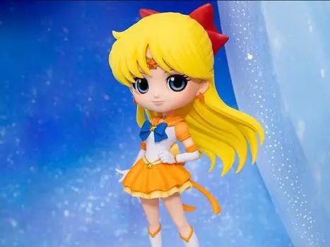 Фигурка Sailor Moon Cosmos Q Posket Eternal Sailor Venus (Ver. B) Banpresto