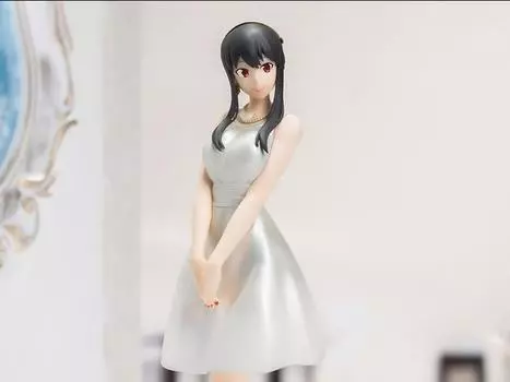 Фигурка Spy x Family Yor Forger (Party) Premium Figure SEGA