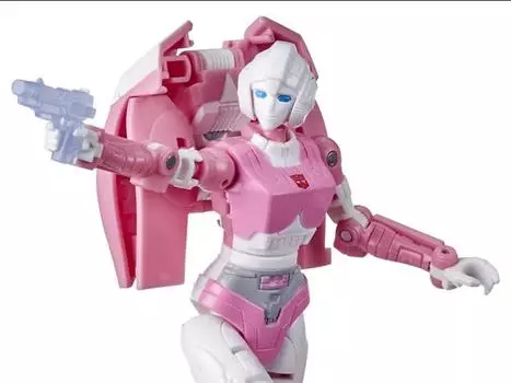 Фигурка Transformers War for Cybertron: Earthrise Deluxe Arcee Takara Tomy