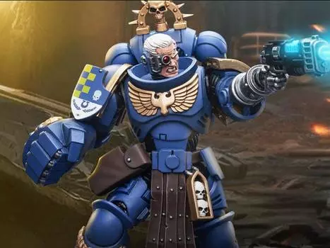 Фигурка Warhammer 40k Ultramarines Lieutenant with Power Fist 1/18 Scale Action Figure Joytoy