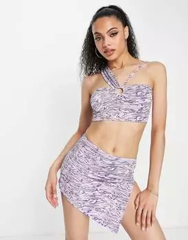 Фиолетовая майка на бретелях с вырезами и вырезами в виде колец с принтом под зебру ASYOU