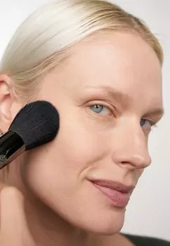 Фиксирующие спреи и порошки Loose Baking Powder Makeup Revolution, цвет translucent