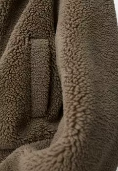 Флисовая куртка Bershka, песочный