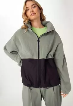 Флисовая куртка hessnatur, зеленый