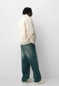 Флисовая куртка REVERSIBLE Bershka, белый