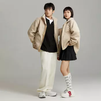 Флисовая куртка унисекс светло-бежевого цвета Mlb