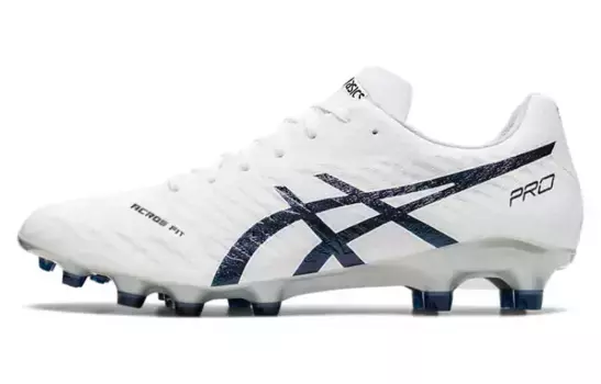Футбольные бутсы мужские низкие белые Asics