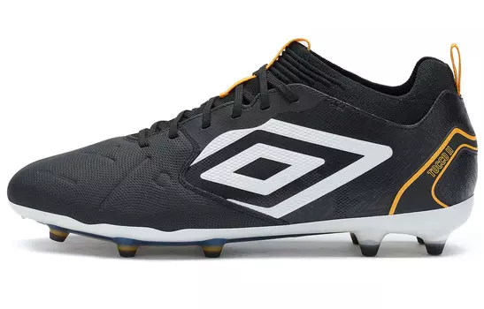 Футбольные бутсы мужские низкие черные/белые/оранжево-желтые Umbro