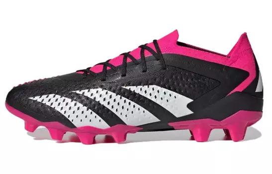 Футбольные бутсы Predator Accuracy.1 мужские низкие фуксия Adidas