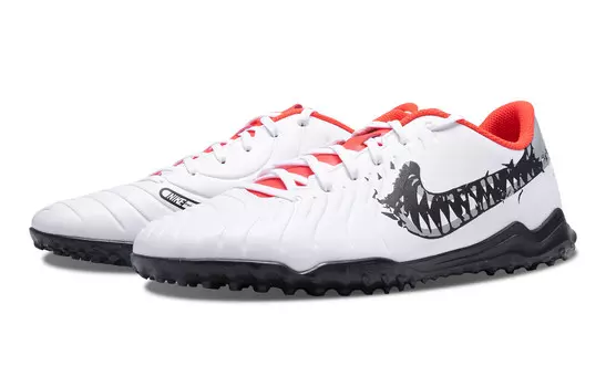 Футбольные бутсы Tiempo Legend 10 мужские низкие черные с белым серебром Nike