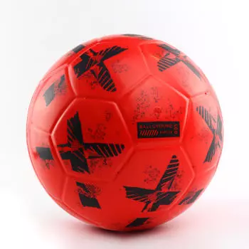 Футбольный мяч Ballground 500 T4 из красного и черного пенопласта Kipsta