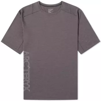 Футболка Arcteryx Cormac Downword с логотипом сбоку, черный