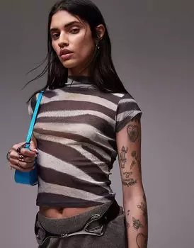 Футболка ASOS DESIGN с сетчатым принтом в виде зебры и вышитым узором на шее коричневого цвета