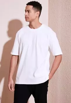 Футболка базовая Buratti, слоновая кость