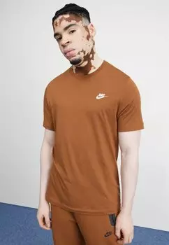 Футболка базовая CLUB TEE Nike Sportswear, цвет lt british tan