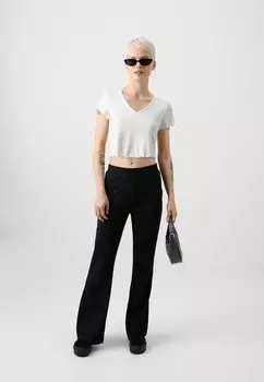 Футболка базовая Onlkika Vneck Only, Cloud Dancer