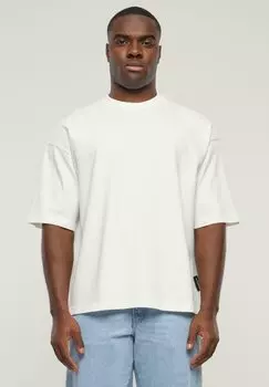 Футболка базовая PROHIBITED, цвет offwhite