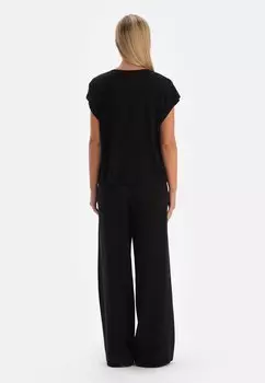 Футболка базовая Short Sleeve V-Neck DAGI, черная