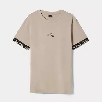 Футболка Bershka Muscle Fit Short Sleeve With Stripe Detail, бежевый