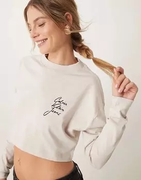 Футболка бежевого цвета с длинными рукавами и логотипом Calvin Klein Jeans
