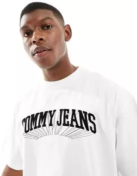 Футболка большого размера с логотипом колледжа белого цвета Tommy Jeans
