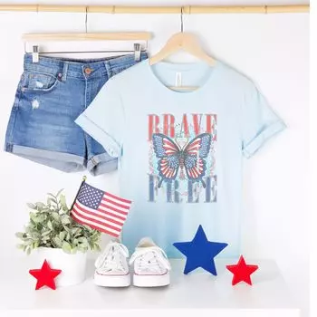 Футболка Brave Butterfly с короткими рукавами и рисунком Simply Sage Market