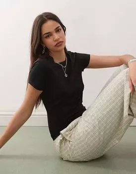 Футболка COLLUSION приталенная черного цвета