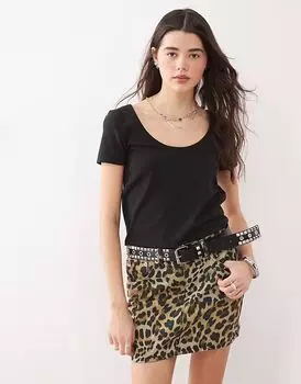 Футболка COLLUSION с круглым вырезом черного цвета