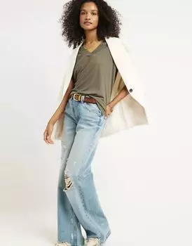 Футболка цвета хаки с V-образным вырезом River Island