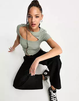 Футболка цвета хаки с вырезом Stradivarius
